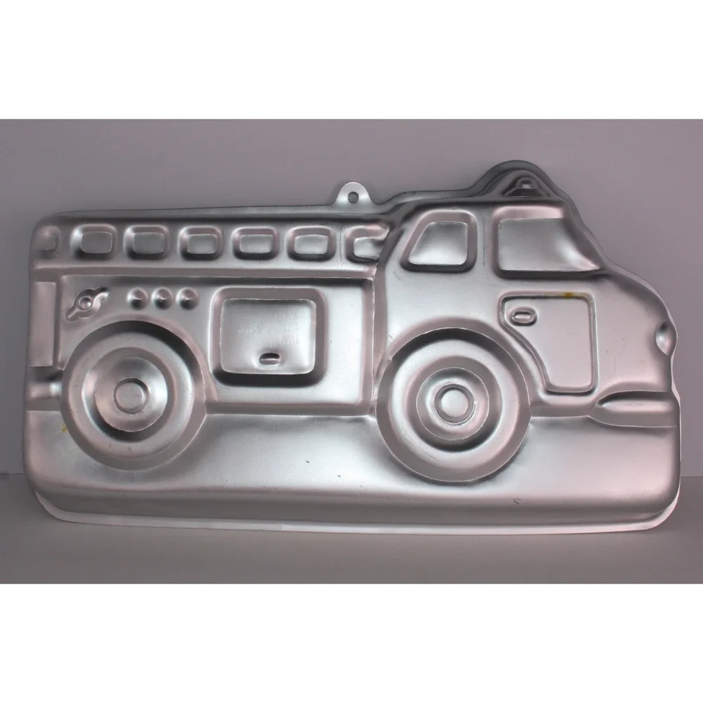 Vintage 1991 Wilton Fire Truck Engine Aluminum Cake Pan 2105-9110